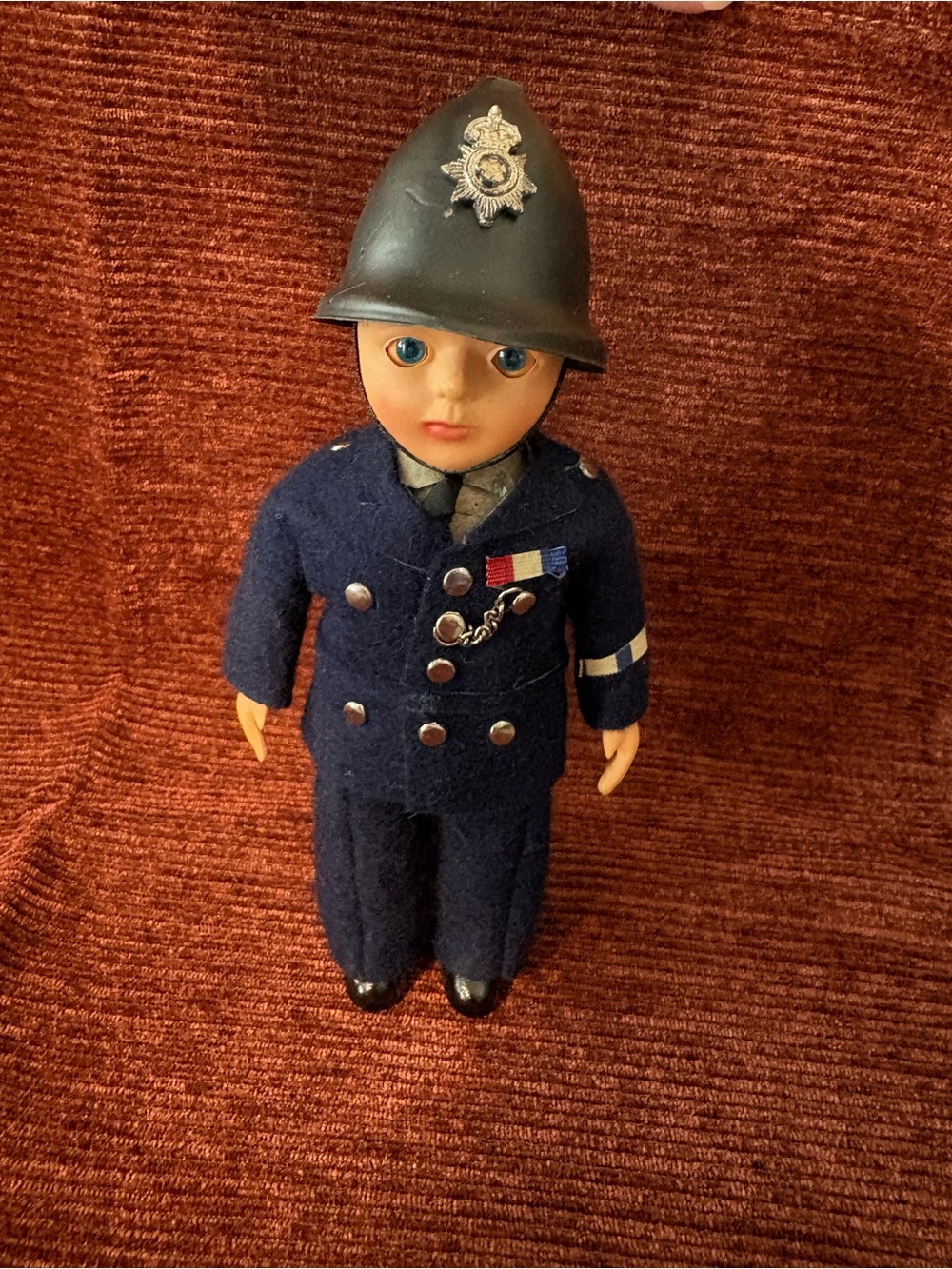Vintage British LONDON BOBBY policeman souvenir doll sleepy eyes